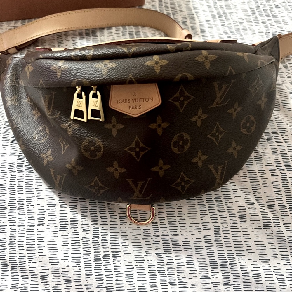 Authentic Louis Vuitton Bumbag. Date code in picture